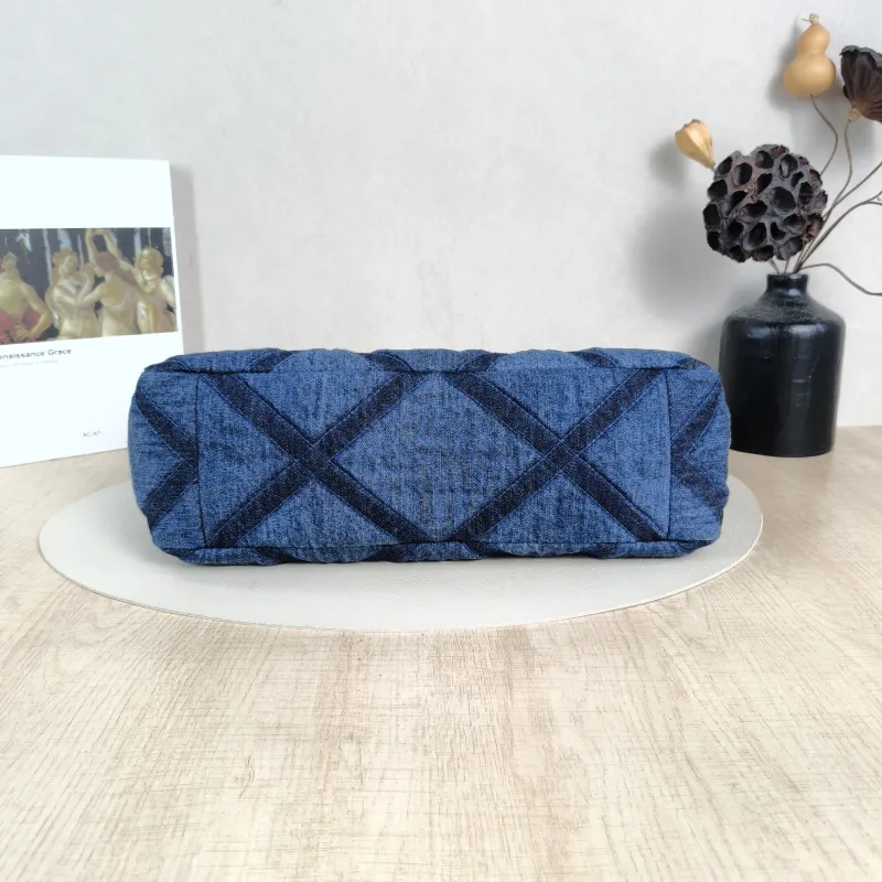 Chanel Shoulder Bag19Bag Shopping Bag Shopping Tote Blue One Size41 × 10.5 × 24 cm — cover view 3 of 5