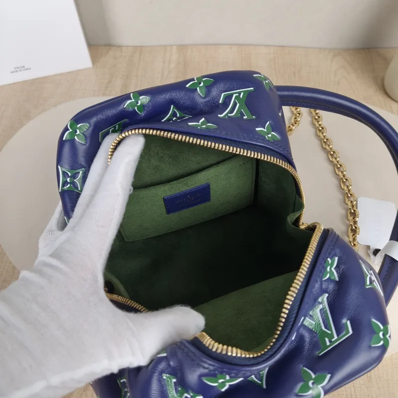 Louis Vuitton Top Handle Bag Square Blue Calfskin One Size15 × 15 × 15 cm — detail view 2 of 7