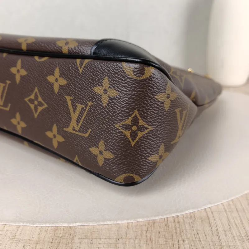 Louis Vuitton Crossbody Bag ODEON Monogram PVC Small 24 × 8 × 22 cm — detail view 10 of 12