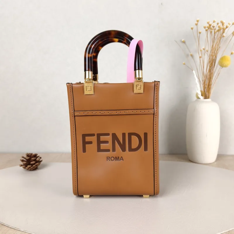 FENDI Crossbody Bagsunshine Caramel Calfskinmini13 × 6.5 × 18 cm
