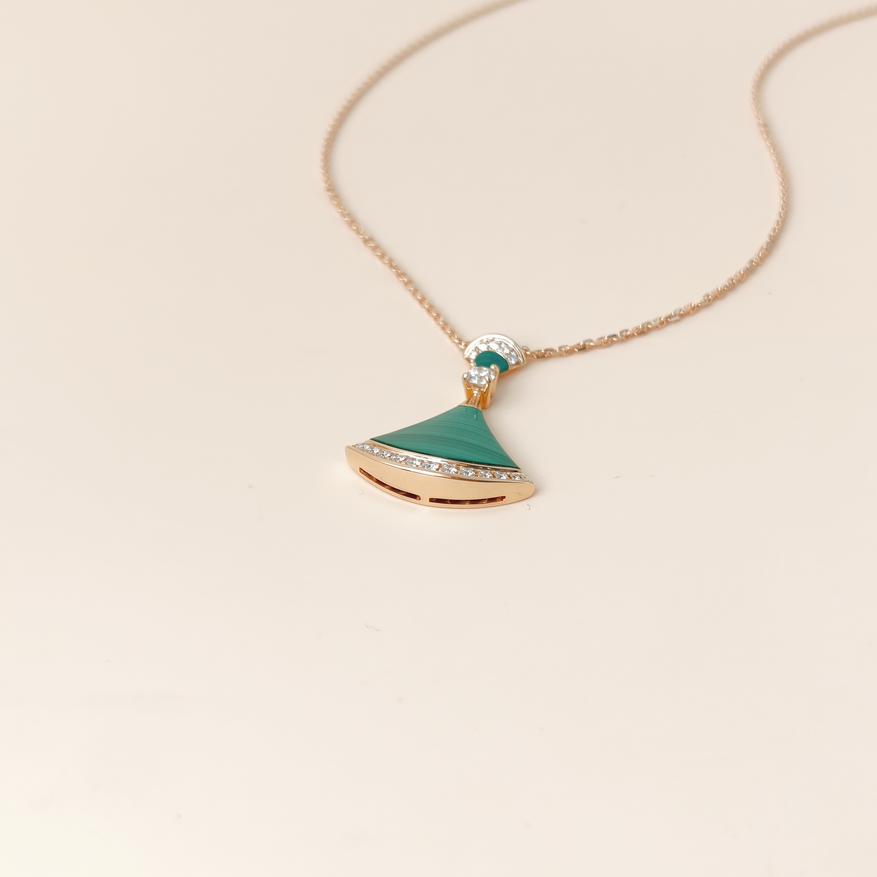 Bvlgari Necklace DIVAS’ DREAM Collection Malachite Pavé Diamond Malachite Diamond18KR ose Gold Large43cm — cover view 3 of 13