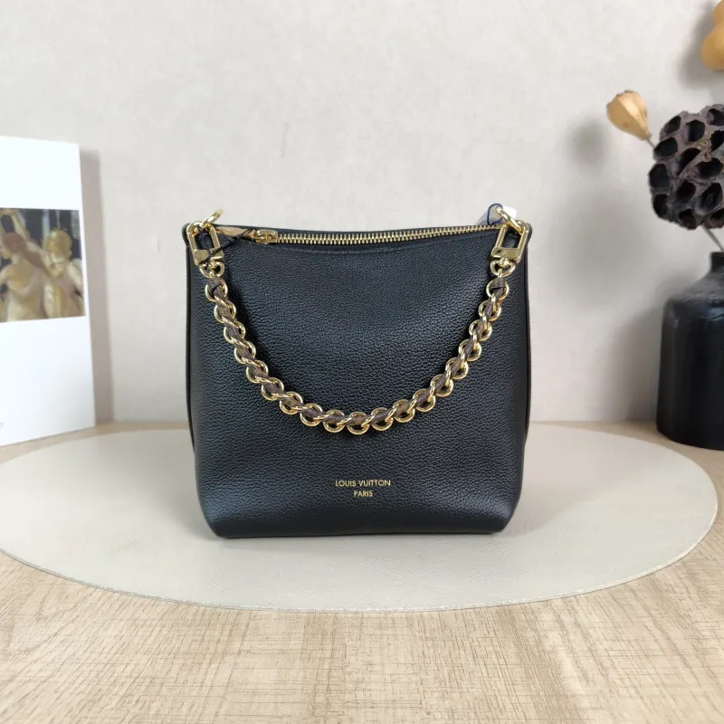 Louis Vuitton Crossbody Bag Multipass Hobo Shoulder Bag Black Calfskinmini17.5 × 9.5 × 18 cm
