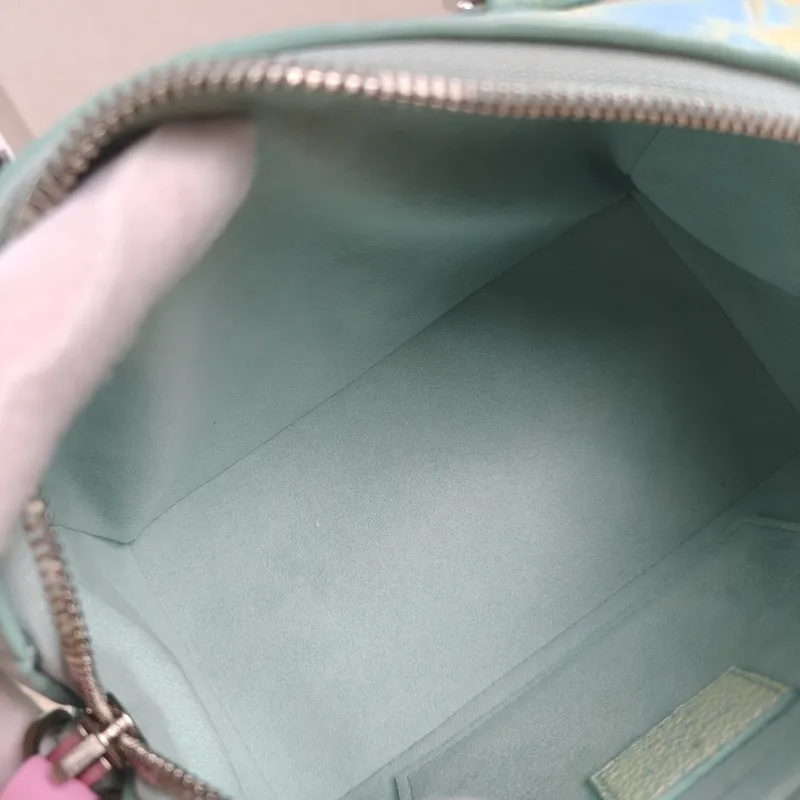 Louis Vuitton Crossbody Bag Speedy20 Calfskin One Size 20.5 × 12 × 13.5 cm — detail view 10 of 11