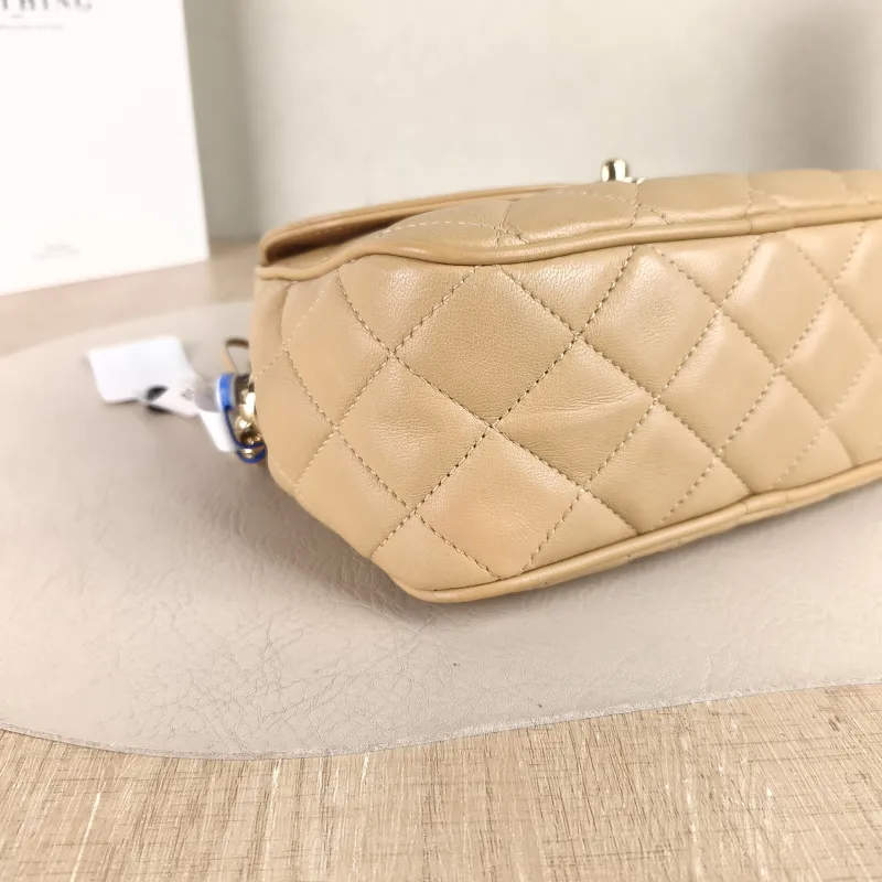 Chanel Crossbody Bag Crossbody Bag Beige Lambskin One Size19 × 8 × 13 cm — detail view 5 of 13