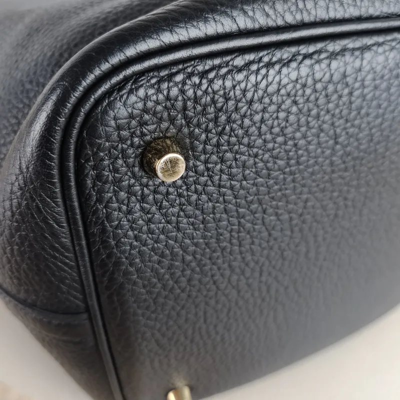 Hermès Top Handle Bag Picotin Lock 22 22 Black Taurillon Clemence TC Calfskin Medium 22 × 18 × 21 cm W — detail view 7 of 11