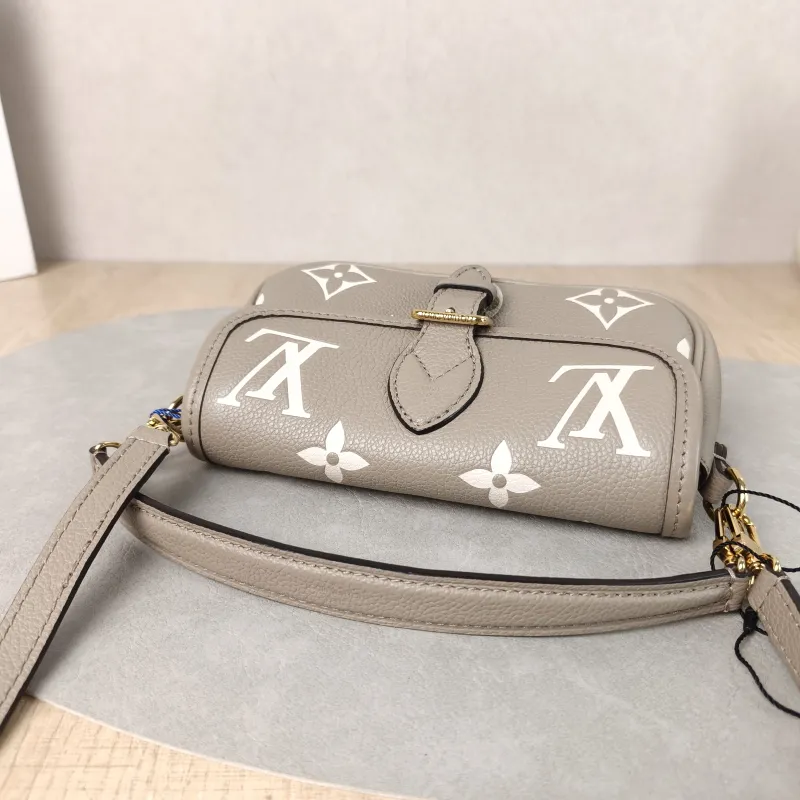 Louis Vuitton Crossbody Bag Diane Baguette Bag Empreinte Embossed Calfskinnano19 × 6 × 10.5 cm — detail view 4 of 11