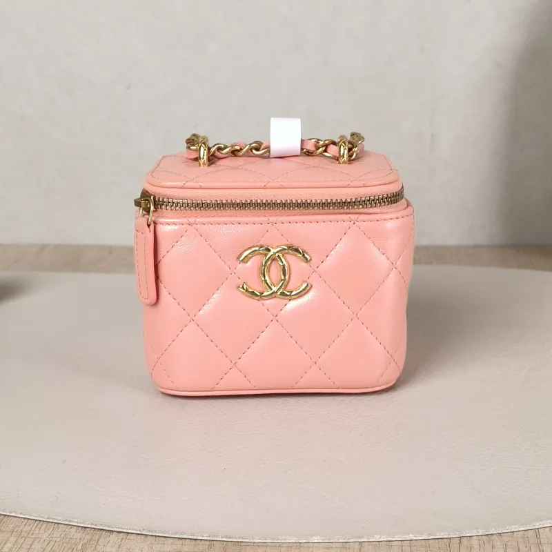 Chanel Crossbody Bag Edition Pink Lambskinmini10 × 7 × 9 cm