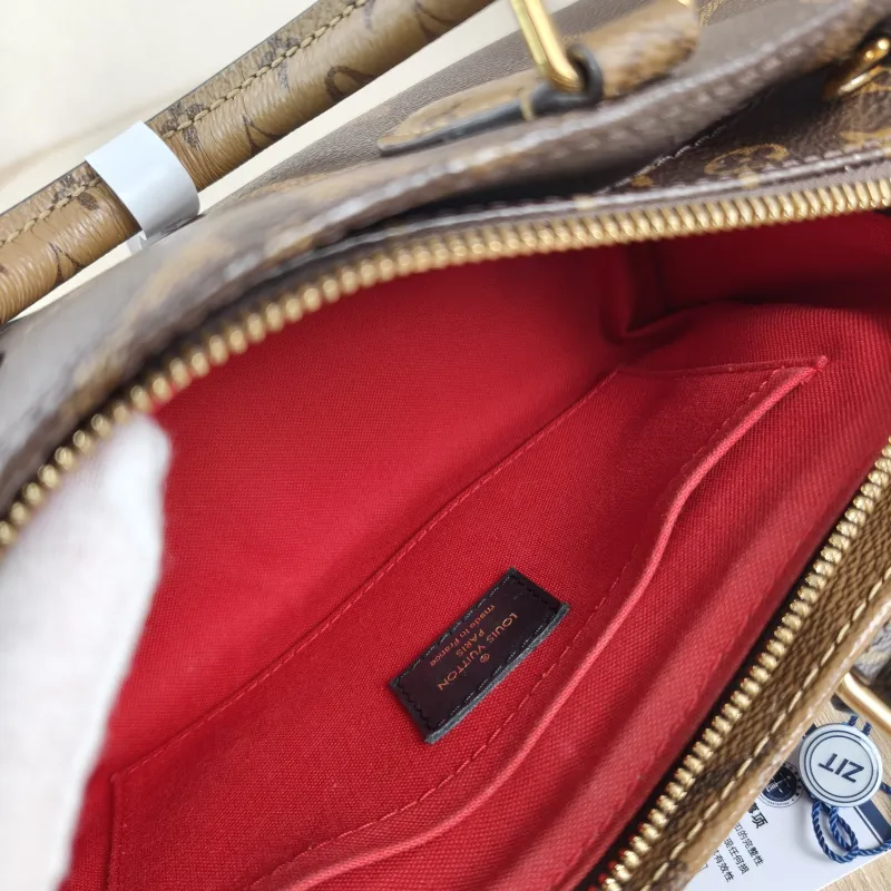 Louis Vuitton Crossbody Bag Onthego East West Two Straps Monogram PVC Small 25 × 10 × 13 cm — detail view 1 of 12