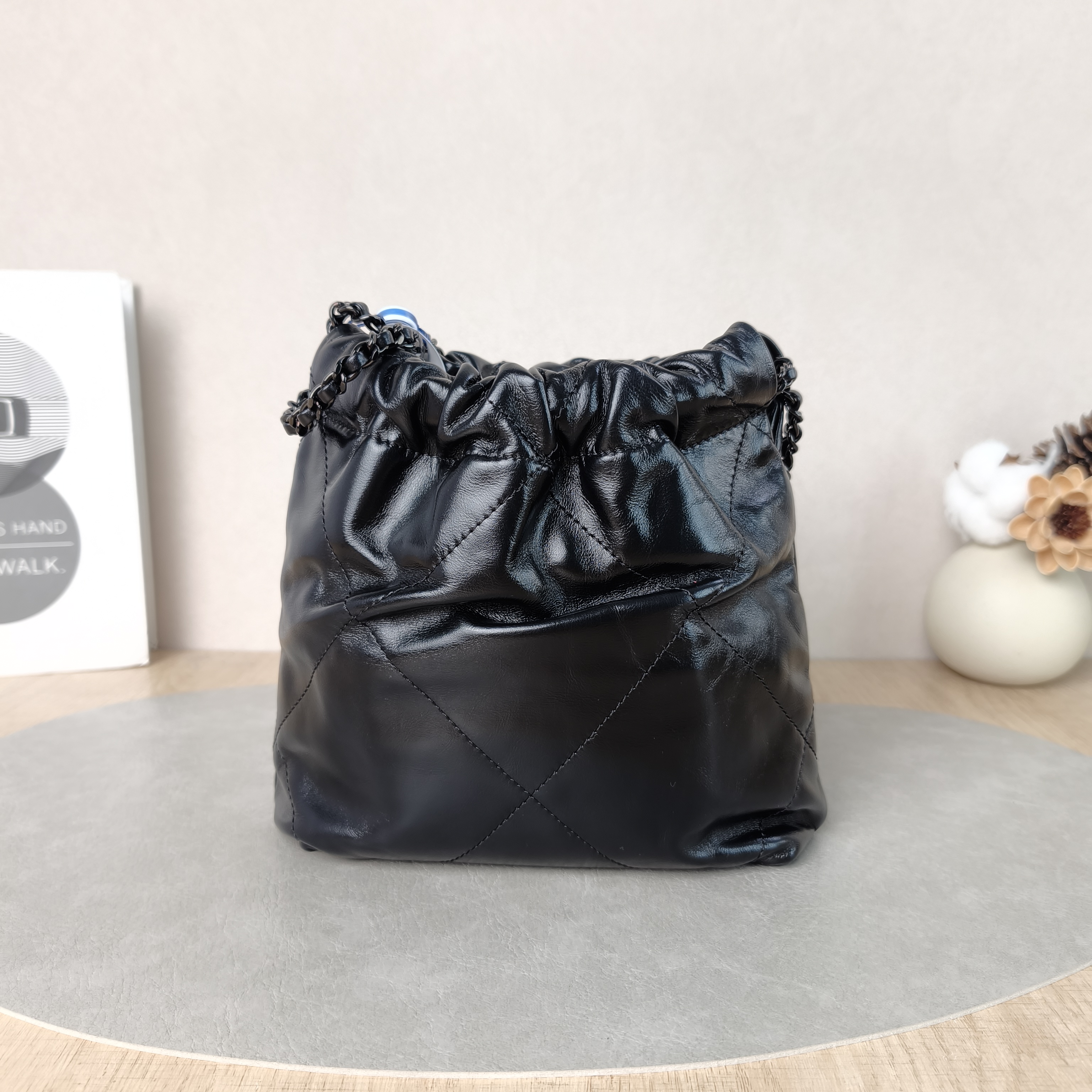 Chanel Shoulder Bag22Bag Black CC alfskinmini20 × 6 × 19 cm — cover view 3 of 6