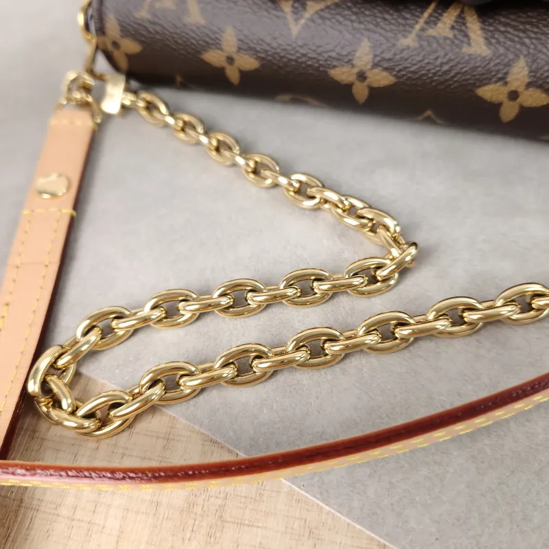 Louis Vuitton Crossbody Bag IVY Monogram PVC Small 23.5 × 4.3 × 12 cm — detail view 12 of 13