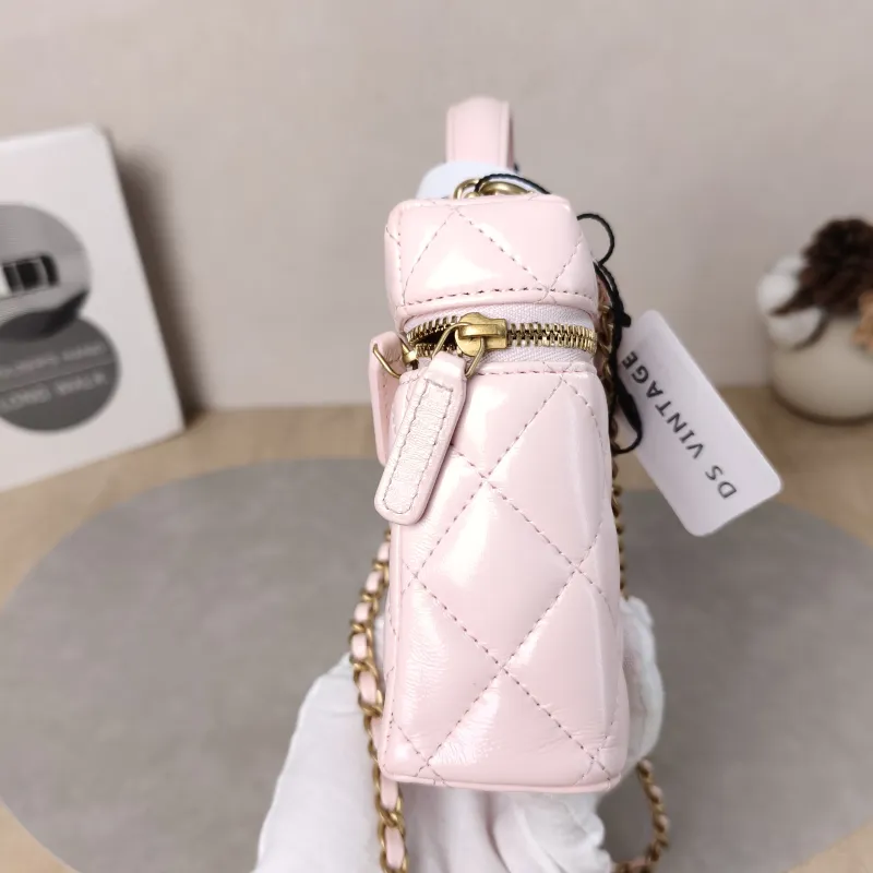 Chanel Crossbody Bag26c lp Vanity Case Bag Pink Calfskin One Size19.5 × 5 × 17 cm — detail view 9 of 19