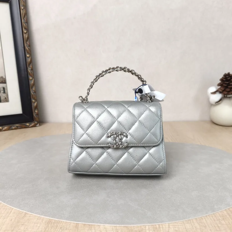 Chanel Crossbody Bag23p kelly Silver Lambskin14.5 × 5.5 × 11.5 cm