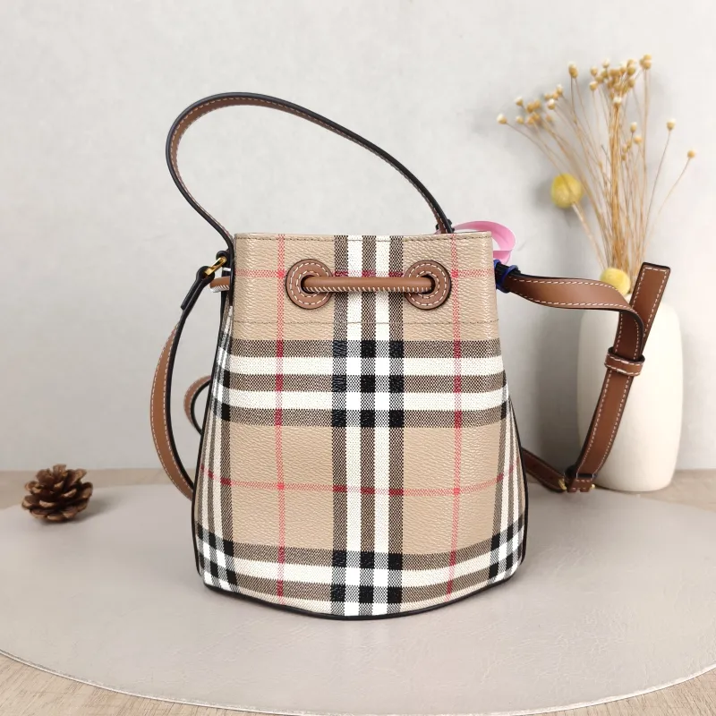 BURBERRY Crossbody Bag Bucket Bag 16.5 × 11 × 18 cm — cover view 4 of 5