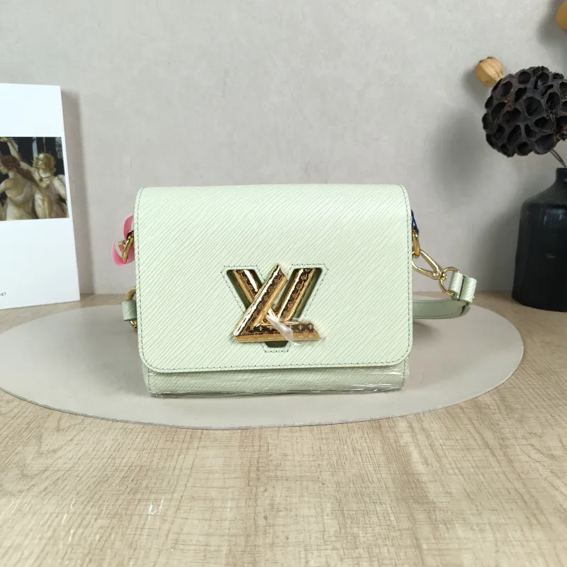 Louis Vuitton Crossbody Bag Twist Green Calfskin Small 19 × 9 × 15 cm