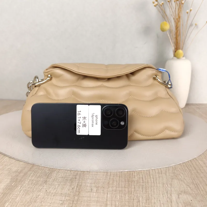 Chloé Shoulder Bag Shoulder Bag Taupe Calfskin One Size 31 × 17 × 14 cm — cover view 3 of 5