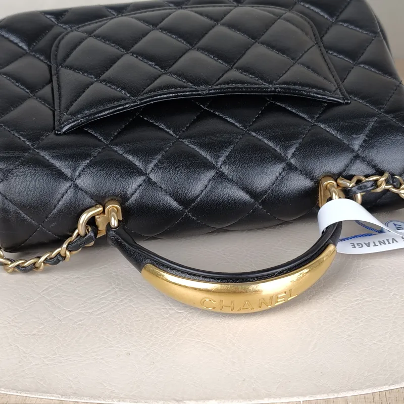 Chanel Crossbody Bag mini Black Lambskin mini20 × 6 × 12 cm — detail view 13 of 14