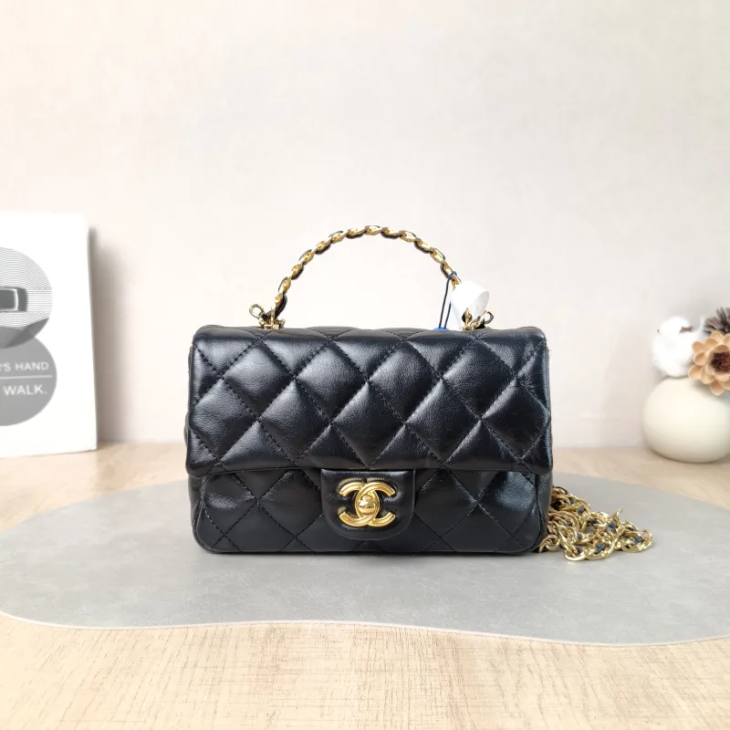 Chanel Crossbody Bag mini Black Lambskin mini 21 × 8 × 13 cm