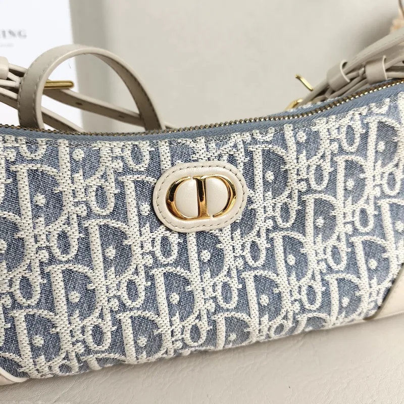 DIOR Shoulder Bag 30 Montaigne hobo Beige ，Canvas Mini 26.5 × 7 × 12 cm — detail view 1 of 8