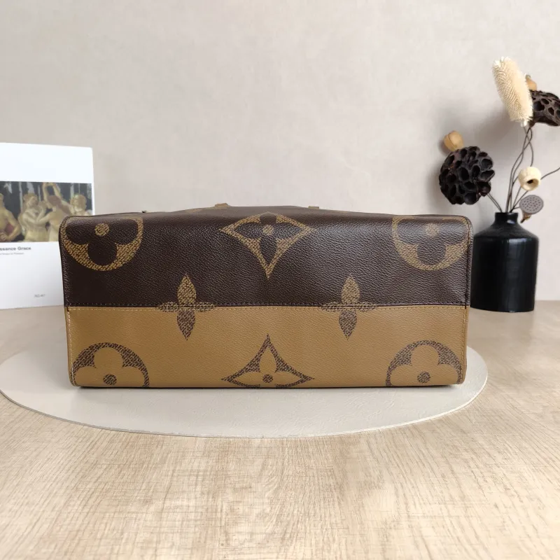 Louis Vuitton Shoulder Bag Onthego Medium Monogram PVC35 × 14 × 27 cm — cover view 3 of 4