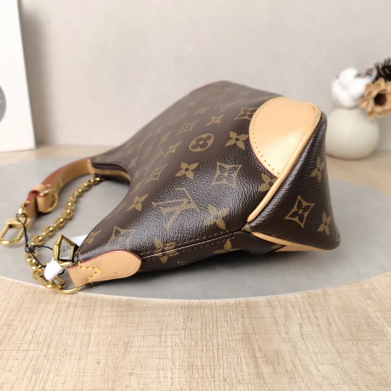 Louis Vuitton Crossbody Bag Boulogne PVC Small26 × 9.5 × 16 cm — detail view 2 of 13