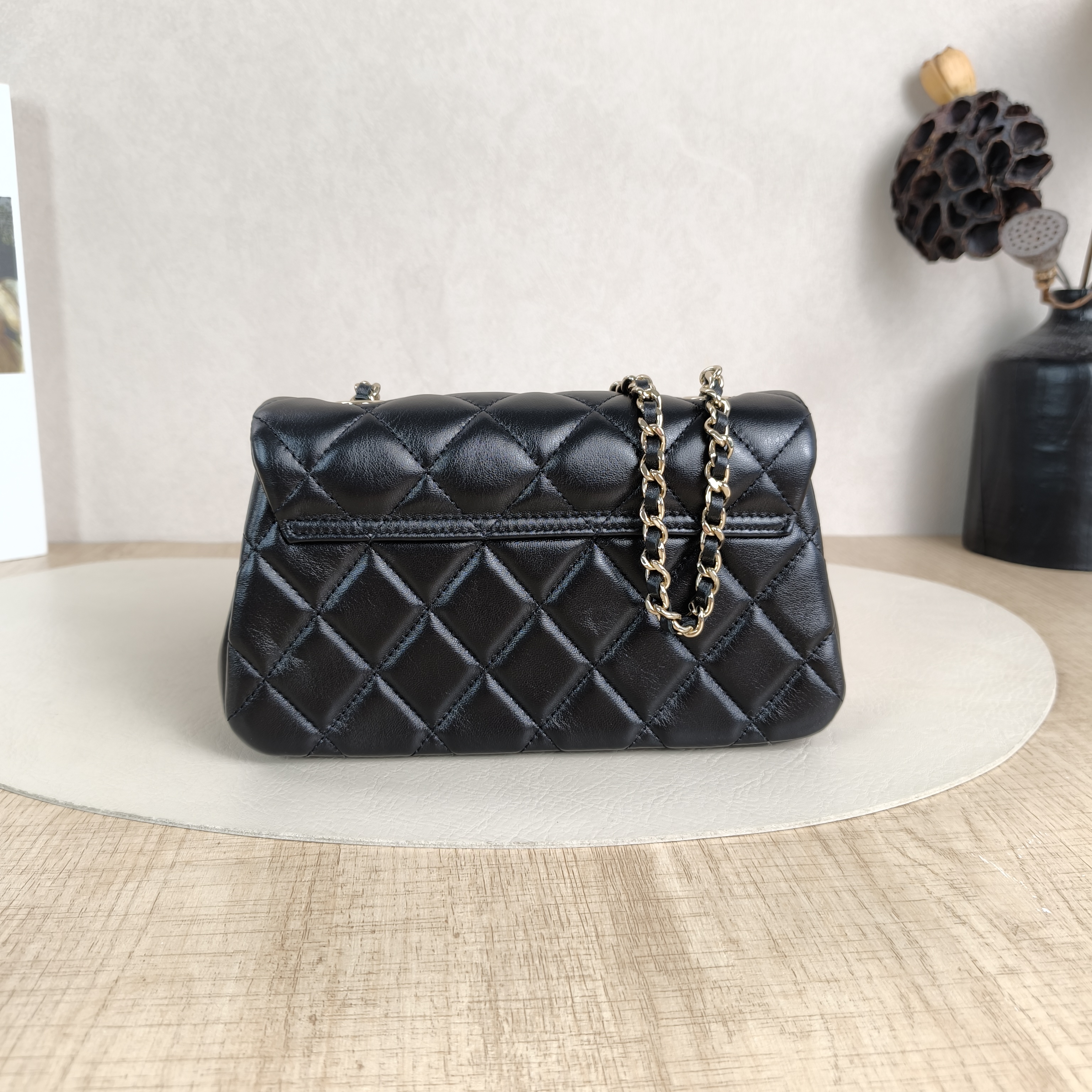 Chanel Crossbody Bag25s Crossbody Bag Black Lambskin One Size20 × 5.5 × 11 cm — cover view 6 of 6
