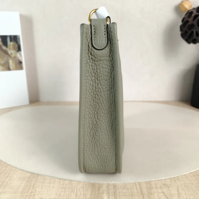 Hermès Crossbody Bag Evelyne Mini 16 Mini 16 TC Calfskin Mini 17 × 5.5 × 18 cm B — detail view 10 of 11