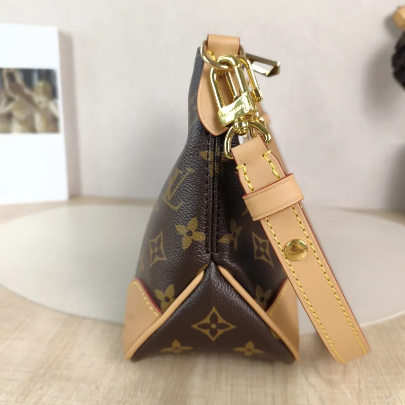Louis Vuitton Crossbody Bag Boulogne PVC Small 26 × 9.5 × 16 cm — detail view 10 of 10