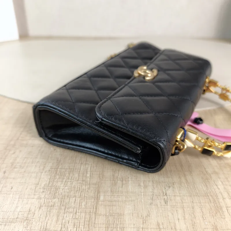 Chanel Crossbody Bag kelly Black Lambskin One Size 18.5 × 4.5 × 10 cm — detail view 9 of 13