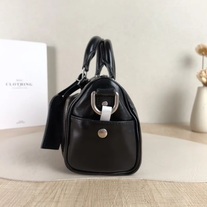 Louis Vuitton Crossbody Bag Keepall Cargo 25 Medium 25 × 11 × 15 cm — detail view 7 of 12