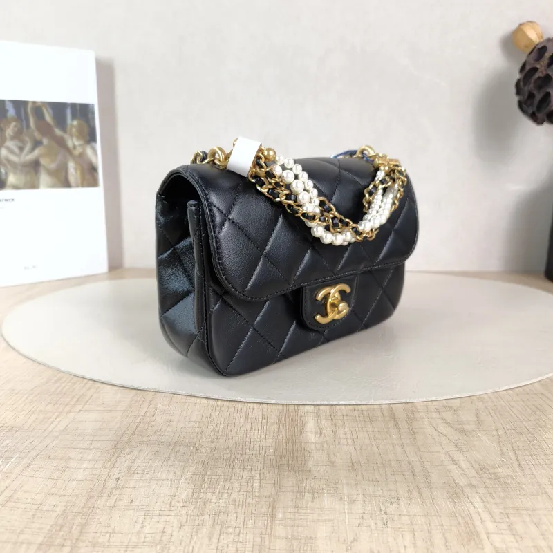 Chanel Crossbody Bag Pearl Black Calfskin Small 19 × 6 × 13 cm — cover view 4 of 6