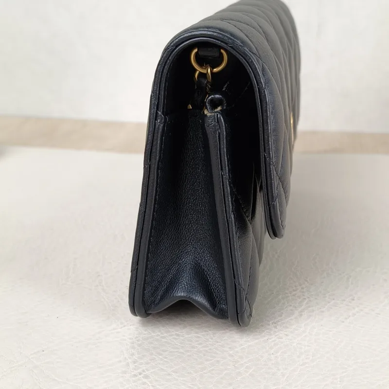 Chanel Crossbody Bag woc Black with Gold-Tone Hardware Lambskin Mini 17 × 5 × 9.5 cm — detail view 11 of 12