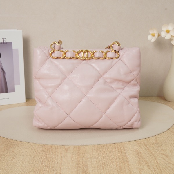 Chanel 22b Small Shopping Tote Lambskin Microchip Edition · 25 × 10 × 20 cm