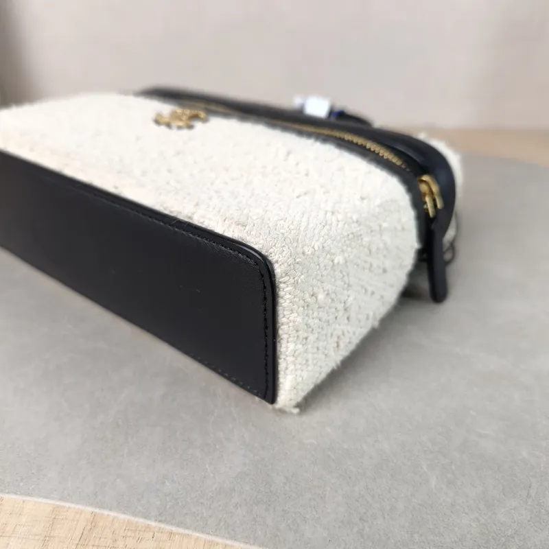 Chanel Crossbody Bag coco-beach Collection lp White Black One Size 19.5 × 5 × 17 cm — detail view 1 of 13