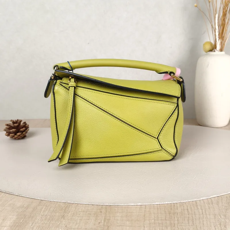 LOEWE Crossbody Bag Puzzle Green Calfskinmini18 × 8 × 12.5 cm