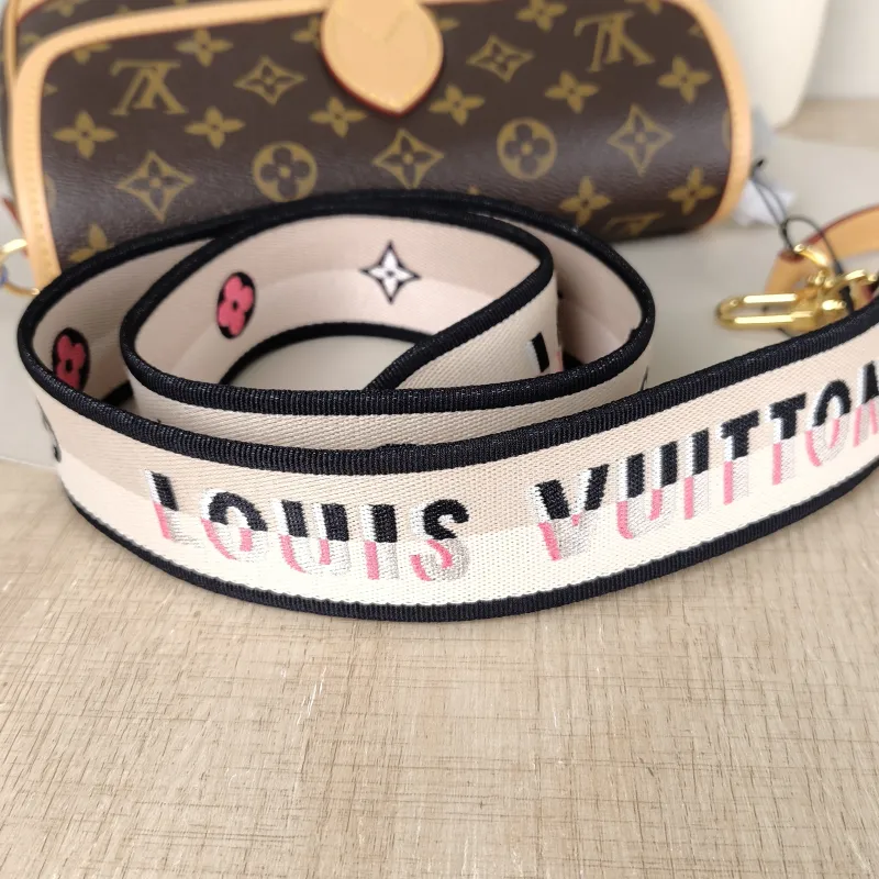 Louis Vuitton Crossbody Bag Diane Baguette Bag Shoulder Strap PVC Small 24 × 9 × 15 cm — detail view 5 of 15