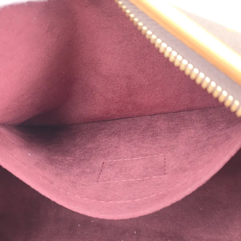 Louis Vuitton Shoulder Bag Carryall East West Monogram PVC 36 × 10 × 19 cm — detail view 11 of 13
