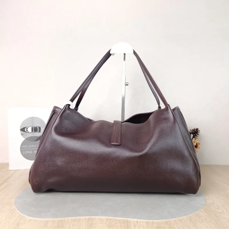 FERRAGAMO Top Handle Bag Tote Bag Red Calfskin One Size41 × 19 × 26 cm — cover view 2 of 5