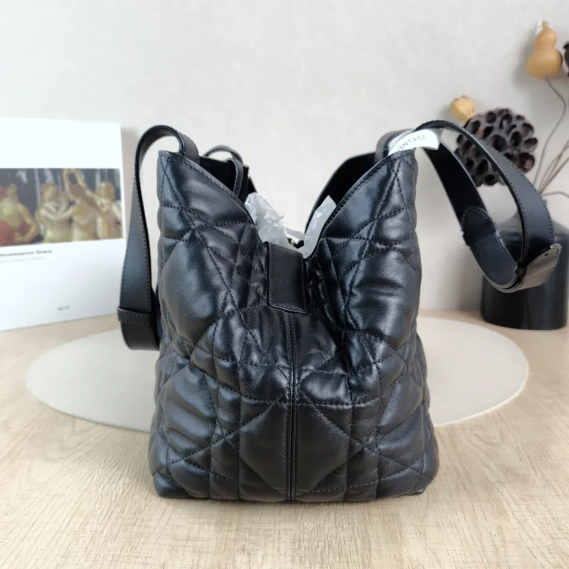 DIOR Top Handle Bag TOUJOURS Black Calfskin Medium28.5 × 17 × 21.5 cm — detail view 3 of 13