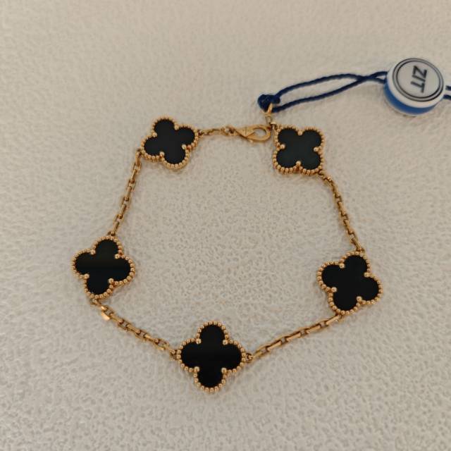 Van Cleef & Arpels Bracelet Alhambra Alhambra Collection Five-Motif Bracelet 18KY ellow Gold1.5 × 1.5 × 19 cm
