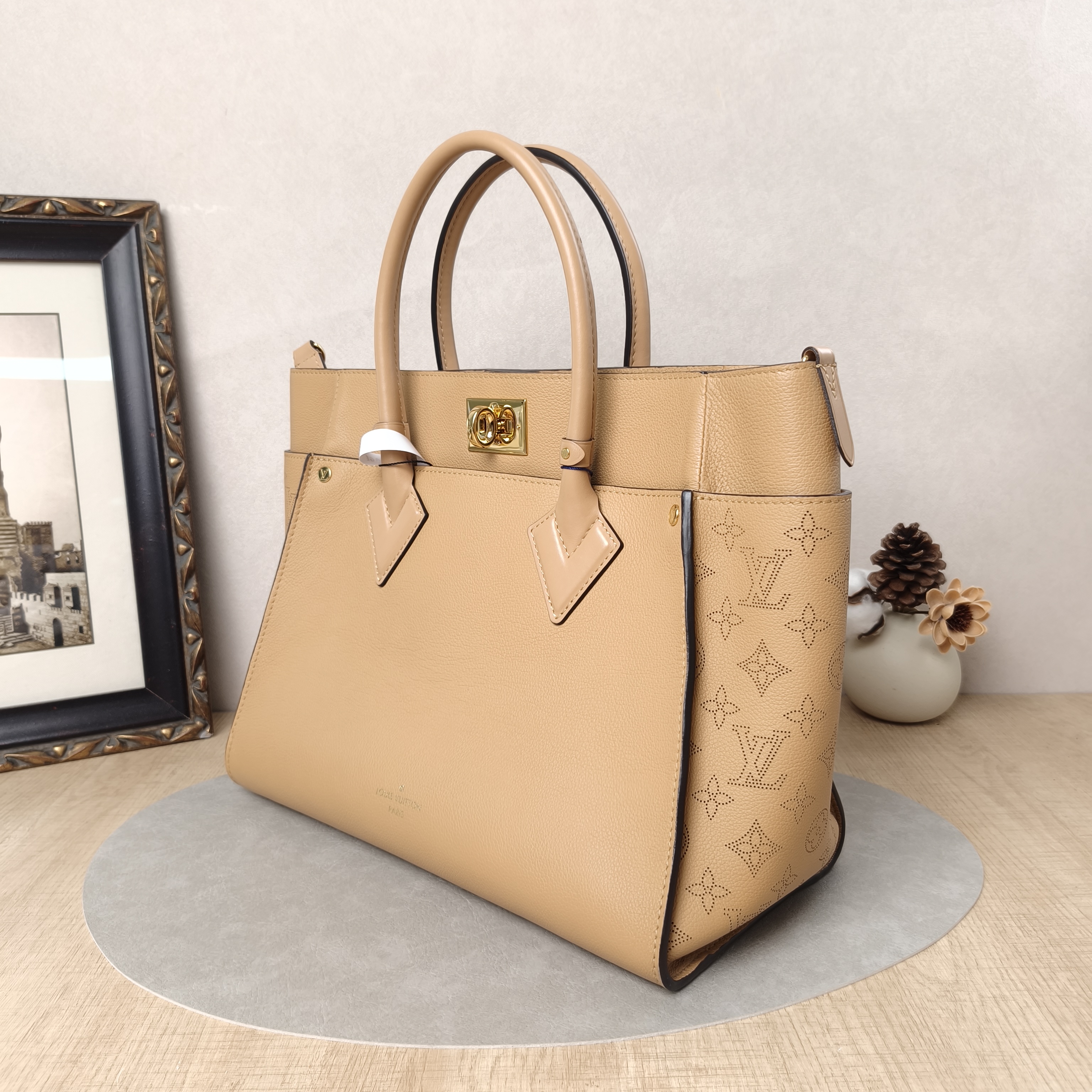 Louis Vuitton Top Handle Bag On My Side Brown Calfskin Large34 × 16 × 27 cm — cover view 2 of 5