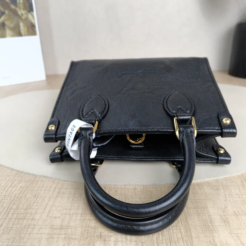 Louis Vuitton Crossbody Bag Onthego BB Black Empreinte Embossed Calfskin Monogram BB18 × 8.5 × 15 cm — detail view 7 of 12