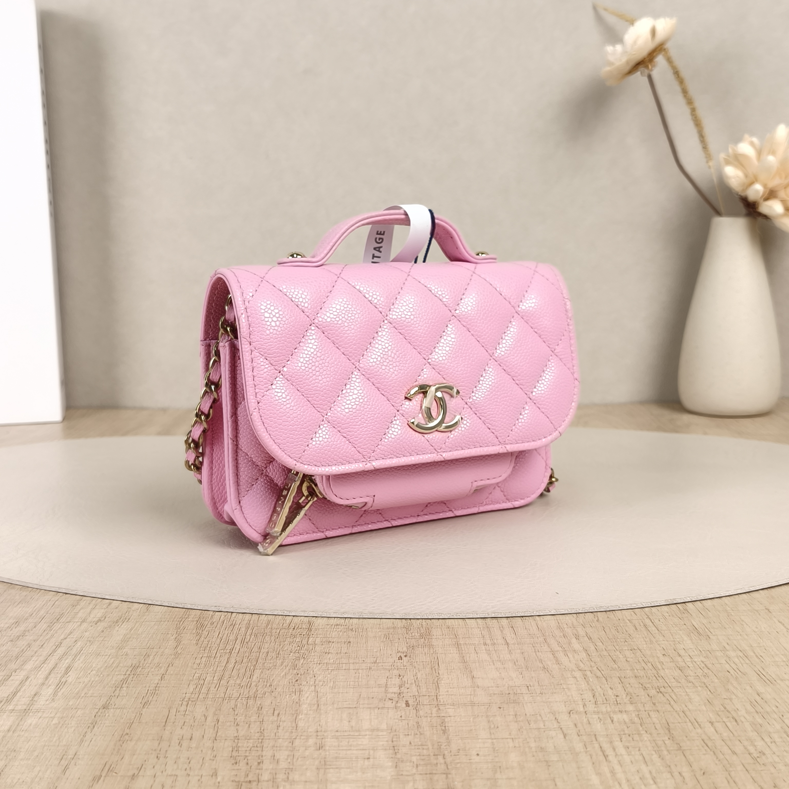 Chanel Crossbody Bagaffinity Messenger Bag Pink Grained Calfskinmini15.5 × 3 × 11.5 cm — cover view 7 of 8
