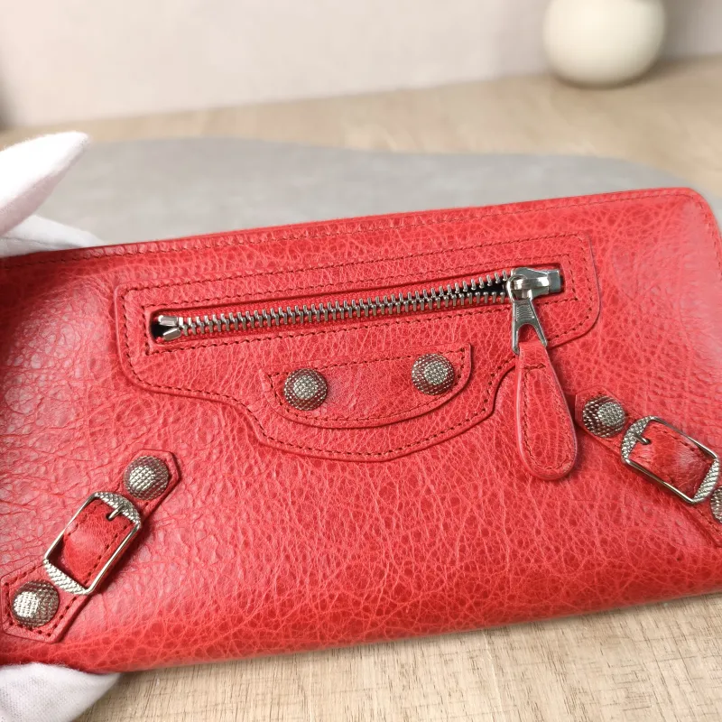 BALENCIAGA Clutch Clutch Red Lambskin One Size19 × 2 × 10 cm — detail view 11 of 11