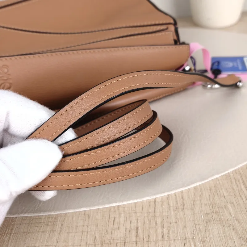 LOEWE Crossbody Bag Puzzle Caramel CC alfskin Mini 18 × 8 × 12.5 cm — detail view 6 of 10