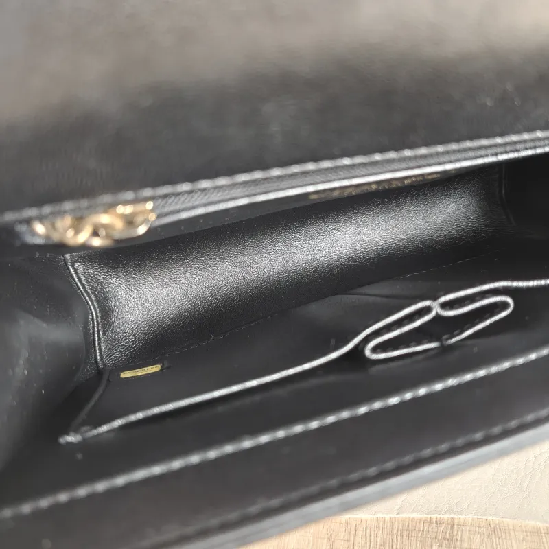Chanel Crossbody Bag Crossbody Bag Black Lambskin One Size24 × 7 × 16 cm — detail view 3 of 11
