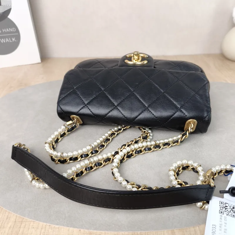 Chanel Crossbody Bag Pearl cf Collection Crossbody Bag Black Calfskin One Size 20 × 5 × 12 cm 30 — detail view 6 of 11