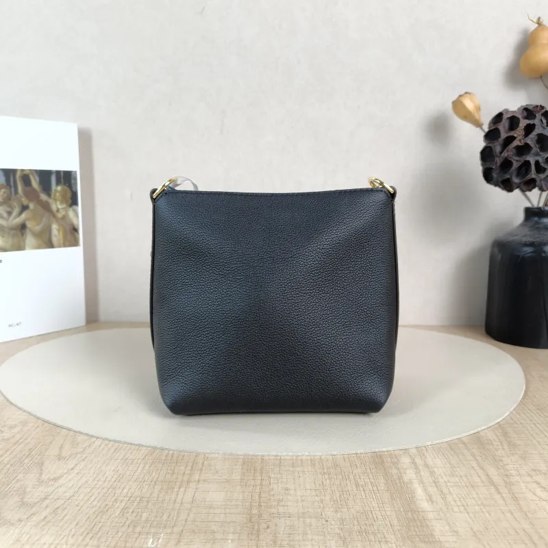 Louis Vuitton Crossbody Bag Multipass Hobo Shoulder Bag Black Calfskinmini17.5 × 9.5 × 18 cm — cover view 2 of 6