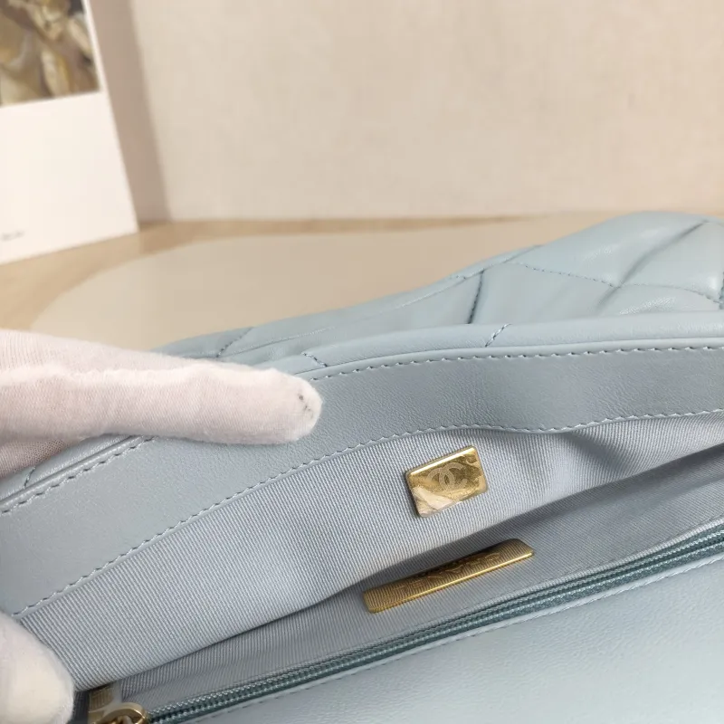 Chanel Crossbody Bag 19Bag Blue SL ambskin Small 26 × 9 × 16 cm — detail view 12 of 12