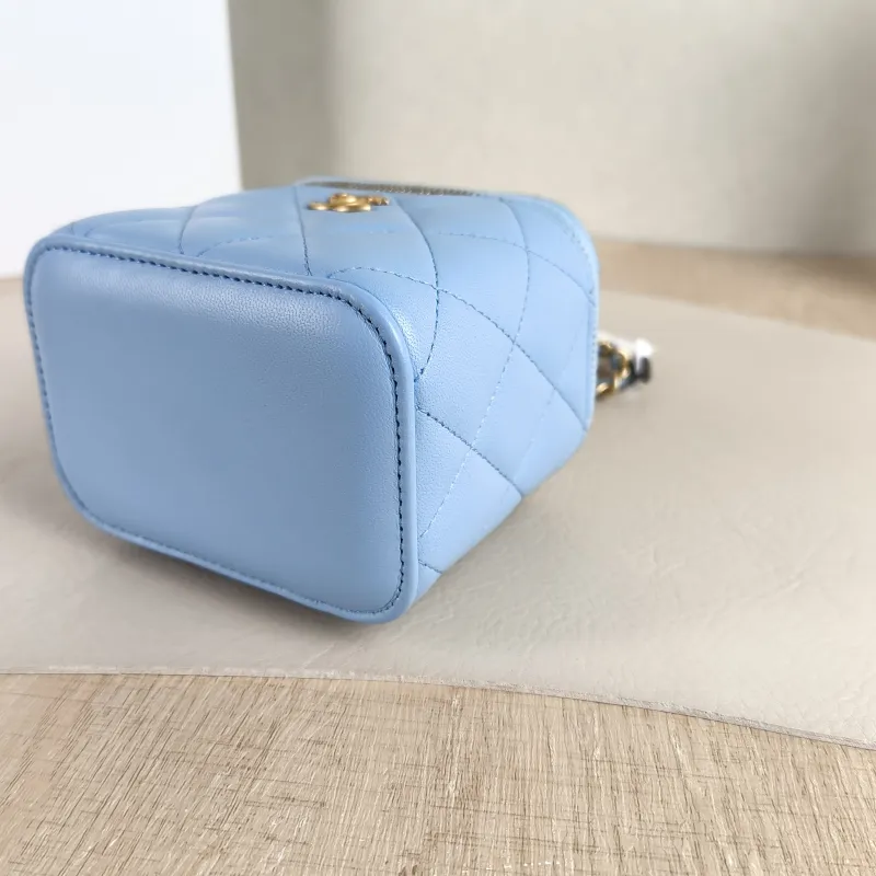 Chanel Crossbody Bag Edition Blue Lambskin One Size 10 × 7 × 9 cm 31 — detail view 3 of 12