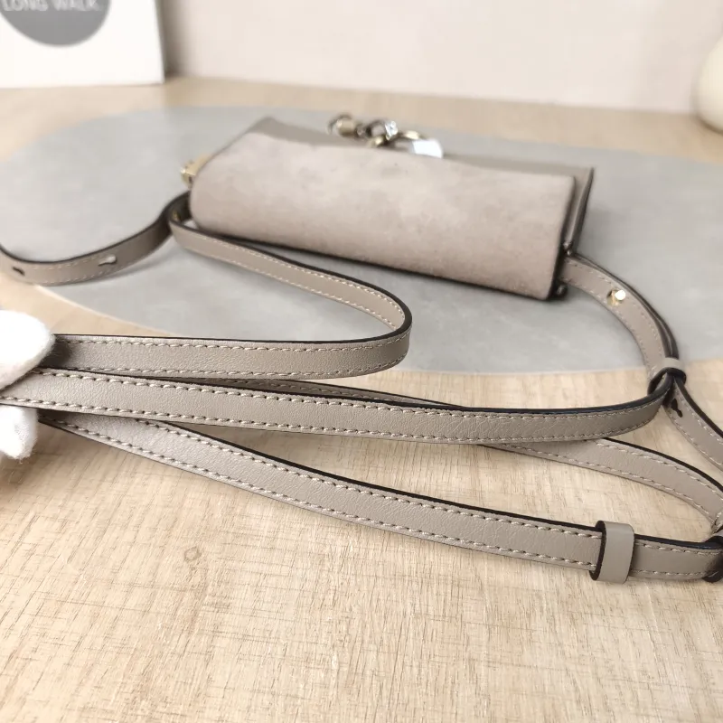 Chloé Shoulder Bagfaye Crossbody Bag Grey Calfskinmini18 × 3.5 × 10.5 cm — detail view 4 of 12